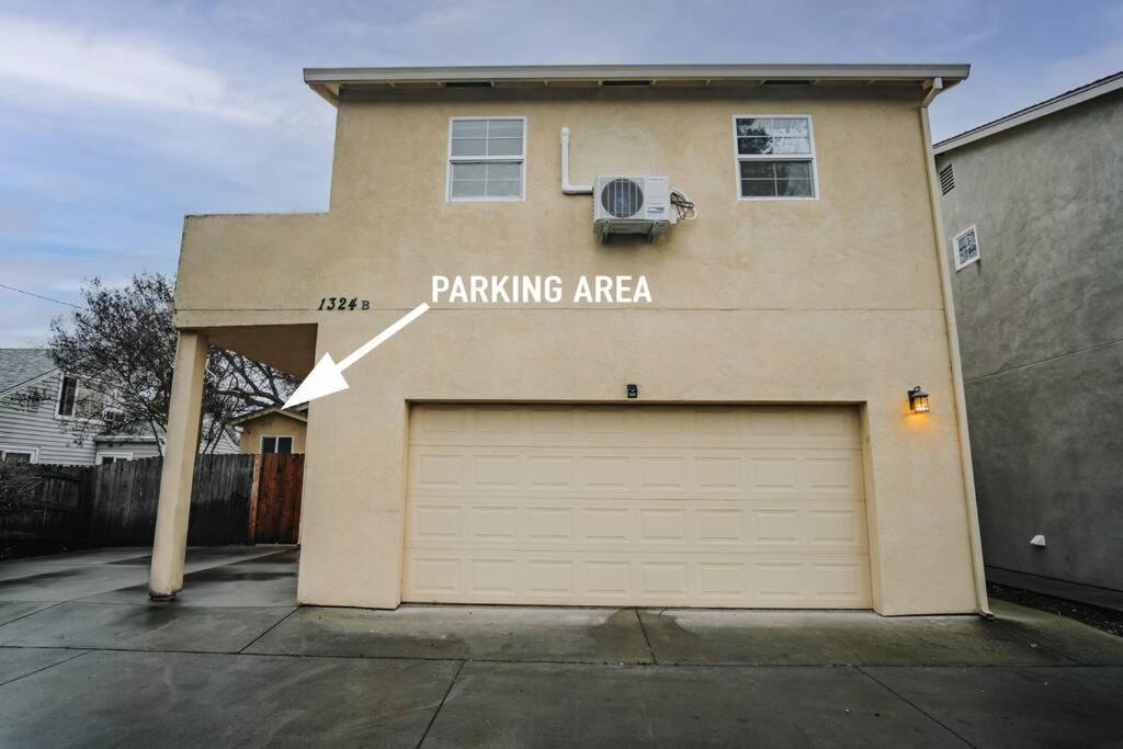 Gorgeous Upstairs Studio With Patio And Laundry Chico Exterior photo